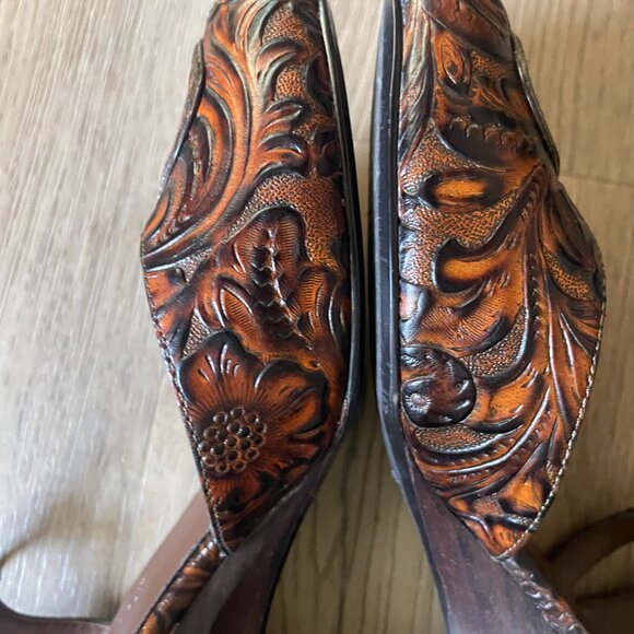 Coldwater Creek Tooled Leather Wedge Sandals 7M Brown Ankle Strap Peep Toe! - Picture 5 of 9